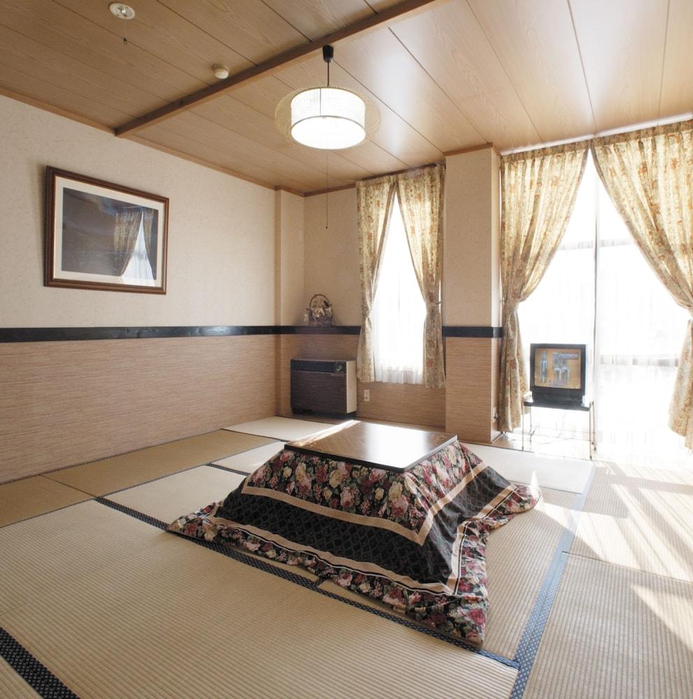 Mistral Hotel Minamiuonuma Exterior photo